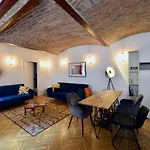 Your Stylish Basement Loft Close To Schoenbrunn